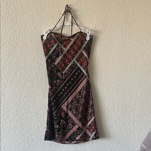 Elegant Black and Red Patterned Dress